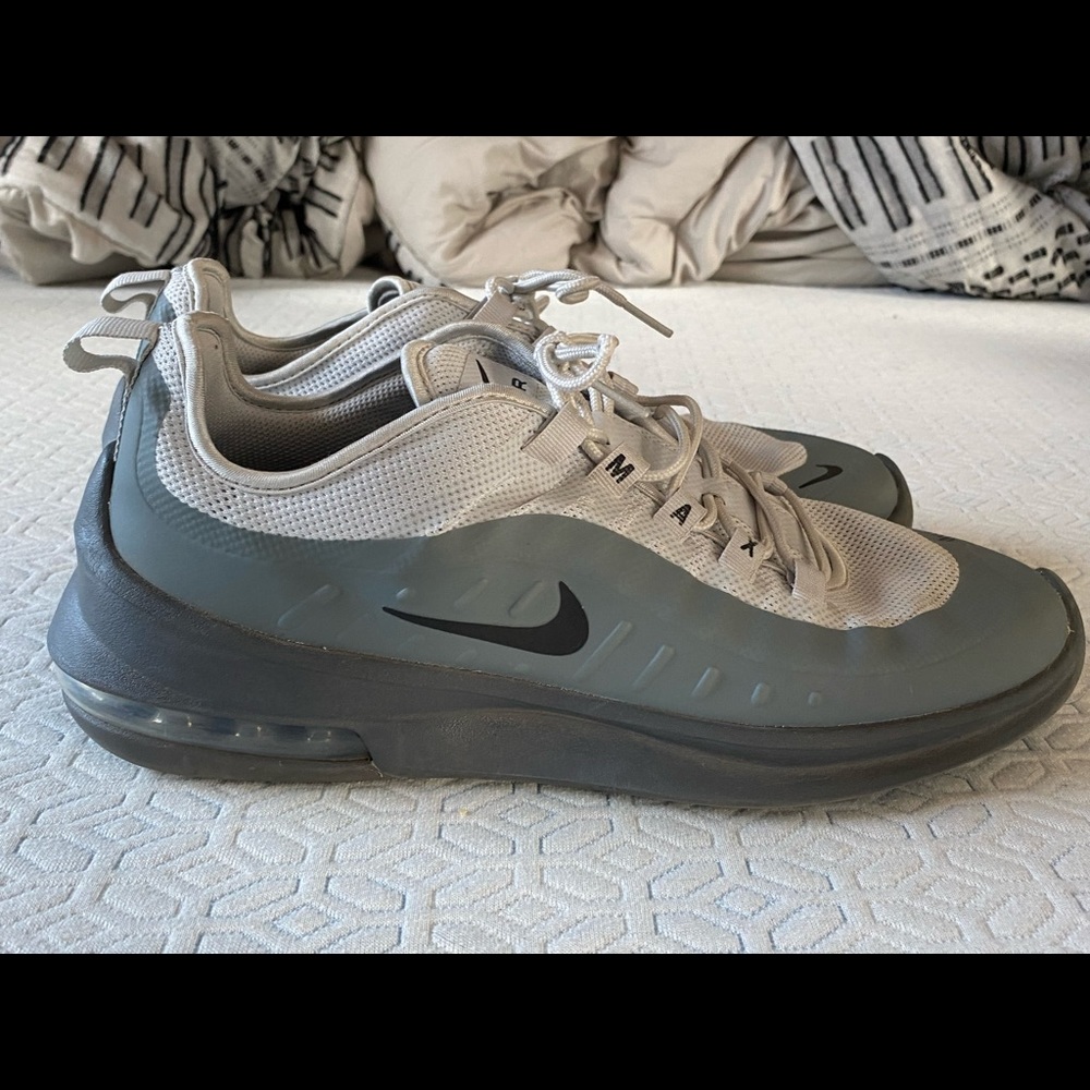 EUC Mens Nike Air Max